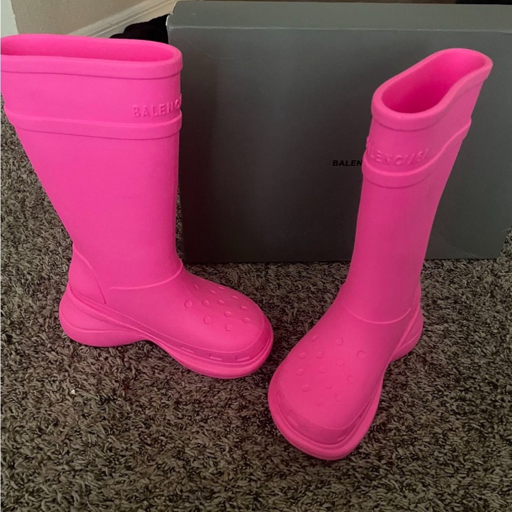 Pink balenciaga boots - Picture 2 of 3